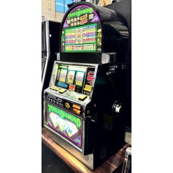 Triple Diamond Slot Machine - Classic Casino Fun