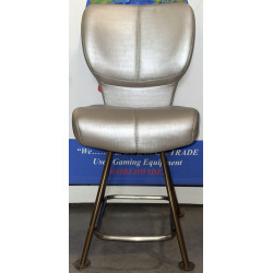 Elegant Silver Gaming Chair with Sturdy Metal Legs