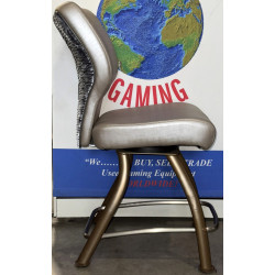 Luxurious Casino Gaming Chair with Swivel Base